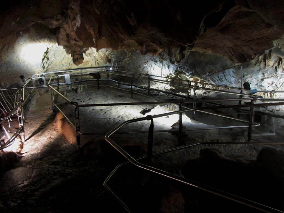 Toirano, Grotte di Toirano, Sala dei Misteri e Museo preistorico della Val Varatella 2